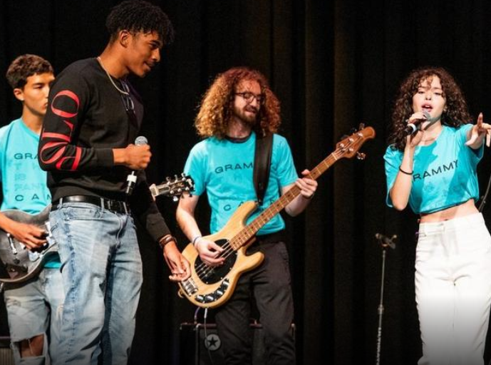 На Grammy запретили номинировать созданные ИИ произведения