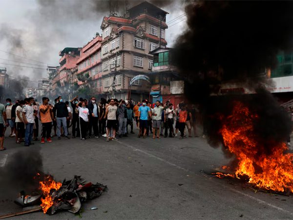 В Непале отменена блокировка соцсетей из-за протестов