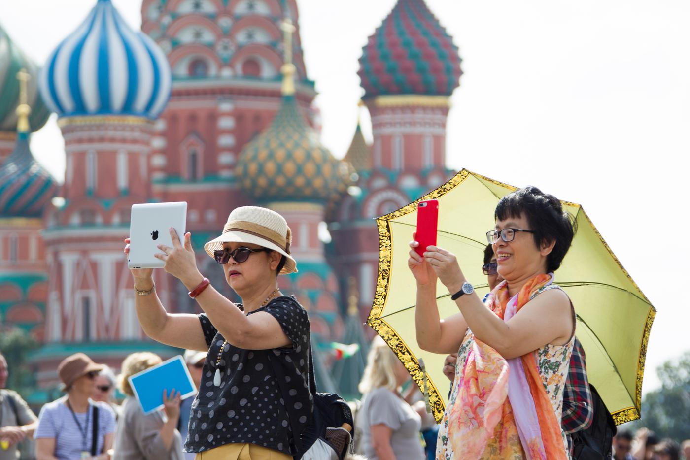 Названы 25 стран, туристы из которых смогут платить в России картой «Мир»