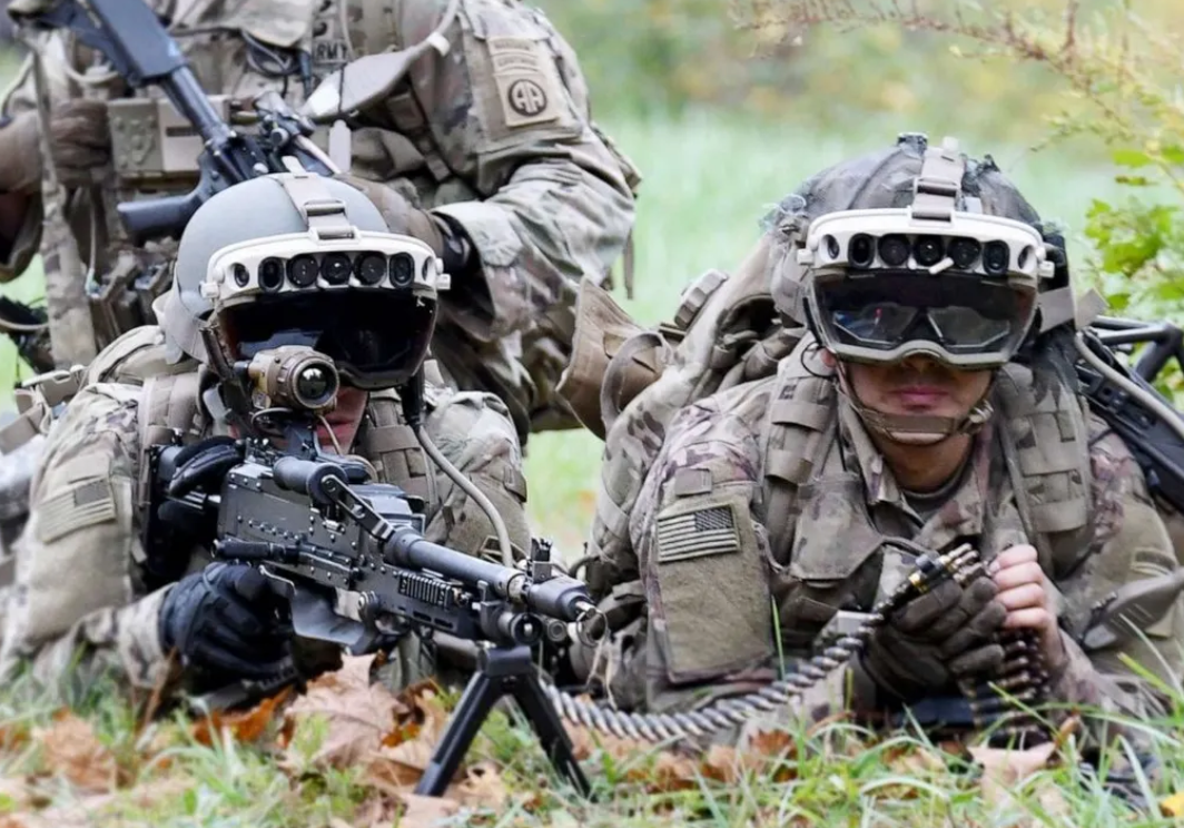 Пентагон оснастит американских солдат «умными» очками от Microsoft в следующем году – СМИ