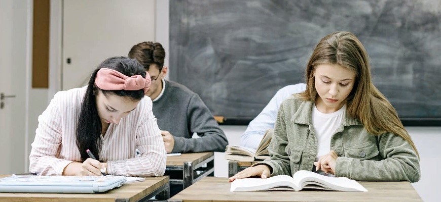 Со следующего года в школах и колледжах Петербурга вводится начальная военная подготовка