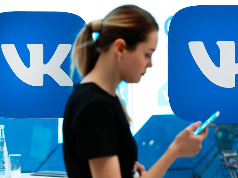 «ВКонтакте» в России опередил все соцсети и мессенджеры по времени, затраченному пользователями