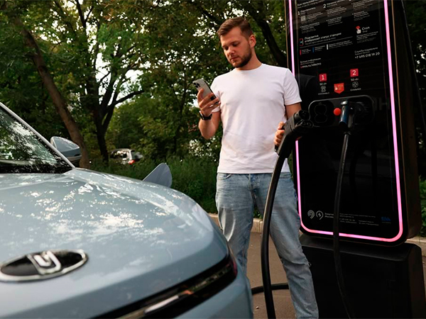 Дептранс Москвы сообщил о запуске единой IT-системы электрозарядок