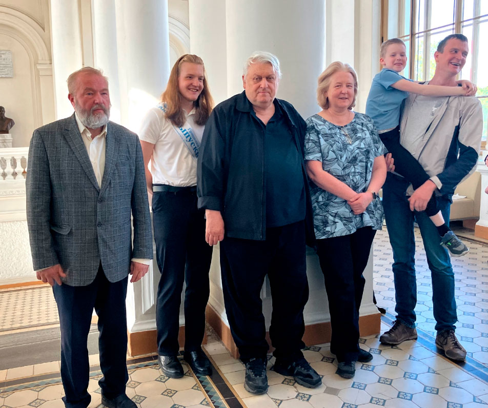 ЛНМО – жила, жива и будет жить