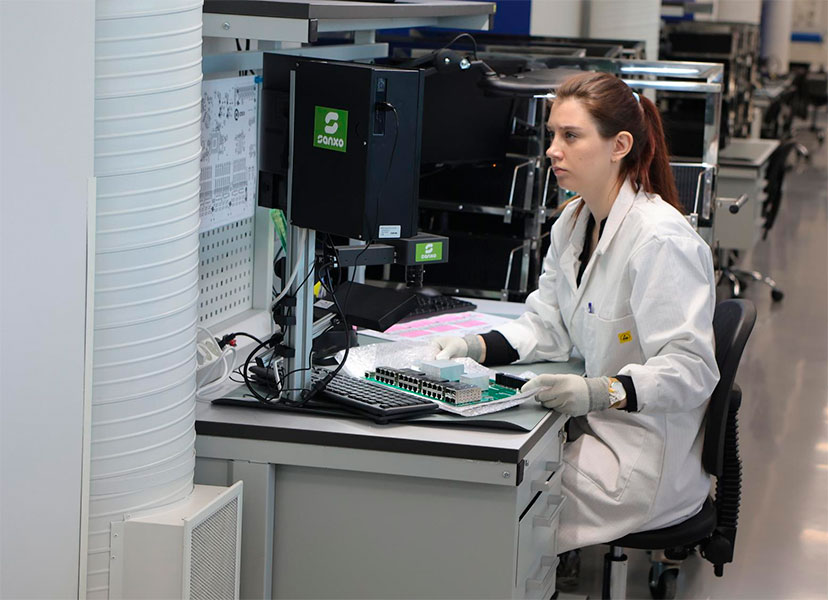 Производство компьютеров и электроники в России в мае выросло на 31,5% год к году