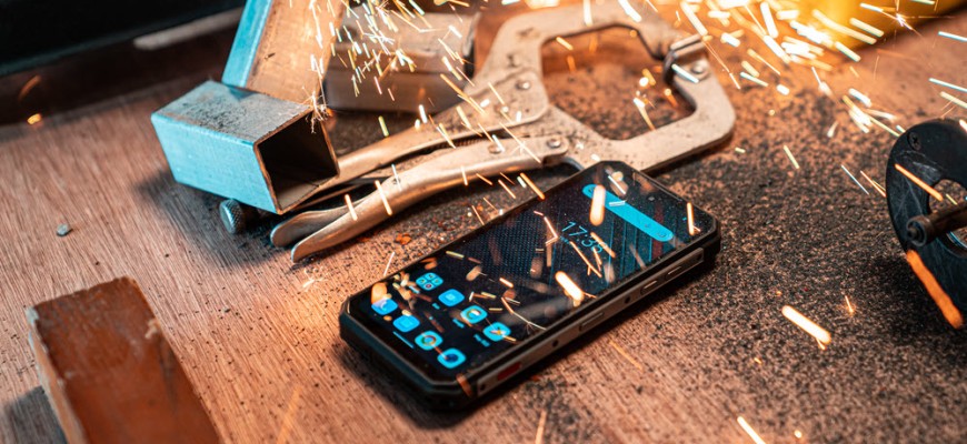 Сверхпрочный смартфон OUKITEL WP21 с двойным дисплеем – инновация для тех, кто хочет успевать больше