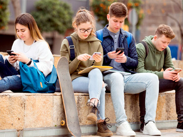 «Всероссийский молодежный цифровой парламент» под управлением ИИ учреждён по итогам конкурса «Парламент 2030»