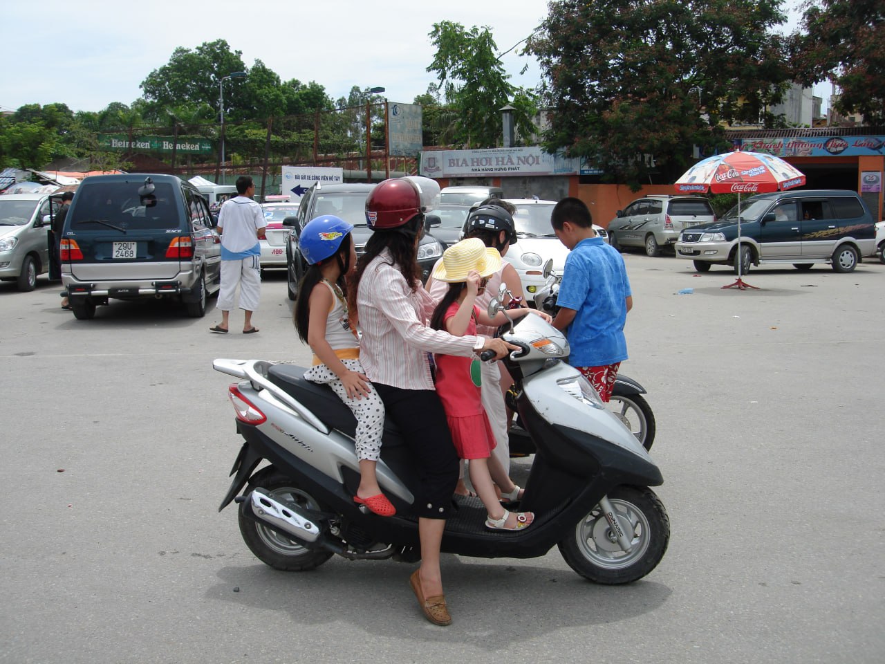 Вьетнам объявил о планах заставить пользователей соцсетей и видеосервисов удостоверять личность