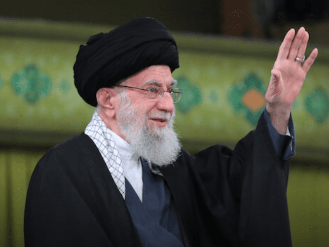 Экстремистская Meta удалила аккаунты верховного лидера Ирана