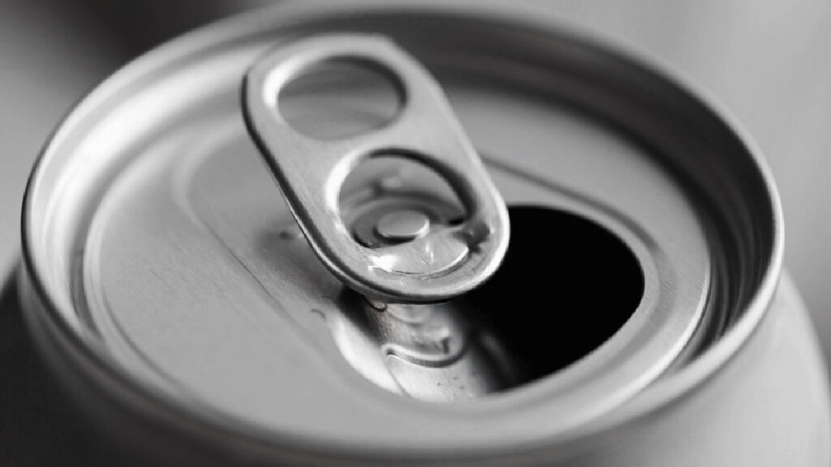 В Татарстане запретили продавать энергетики и зажигалки несовершеннолетним